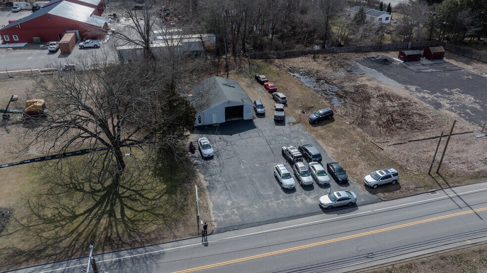 More Photos Of 960 Norwich Rd, Plainfield Auto Repair For Sale
