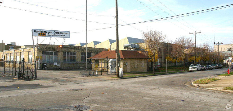 Primary Photo Of 4107 W Orchard St, Milwaukee Manufacturing For Lease