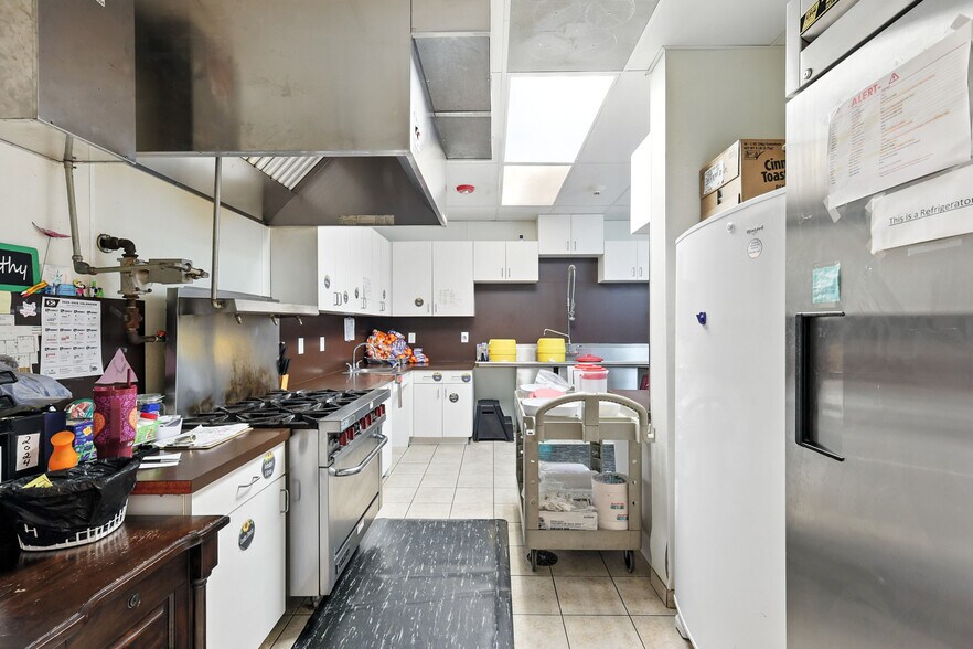 More Photos Of 1700 Cedar Run, Ennis Daycare Center For Sale