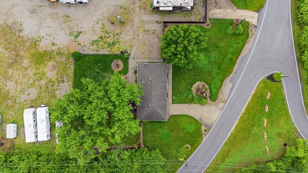 More Photos Of 2450 NW Lowenstein Dr, Lee's Summit Flex For Sale