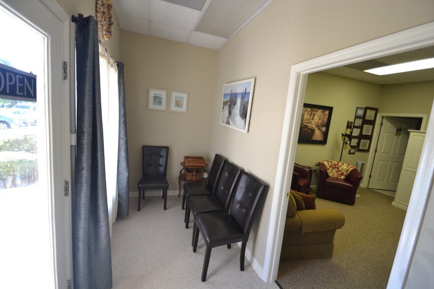 More Photos Of 4 Bradley Park Ct, Columbus Office For Lease