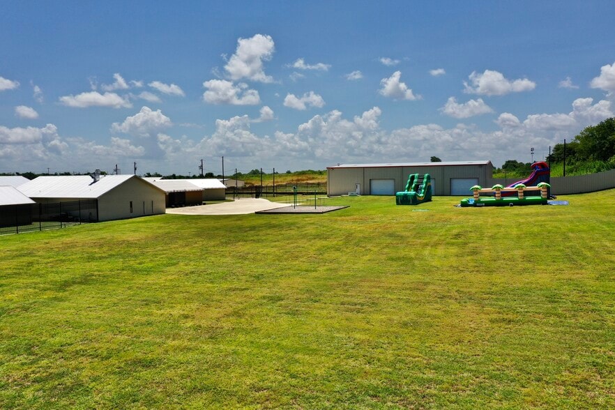 More Photos Of 4150 Highway 36 S, Brenham Shelter For Sale