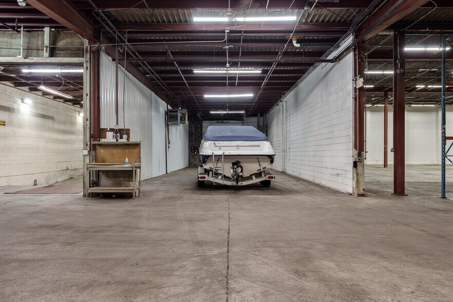 More Photos Of 3944 Auburn St, Rockford Industrial For Sale