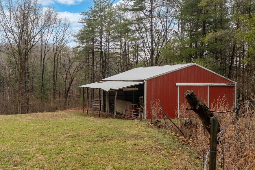 More Photos Of 3085 Kaolin Rd, Cobden Land For Sale