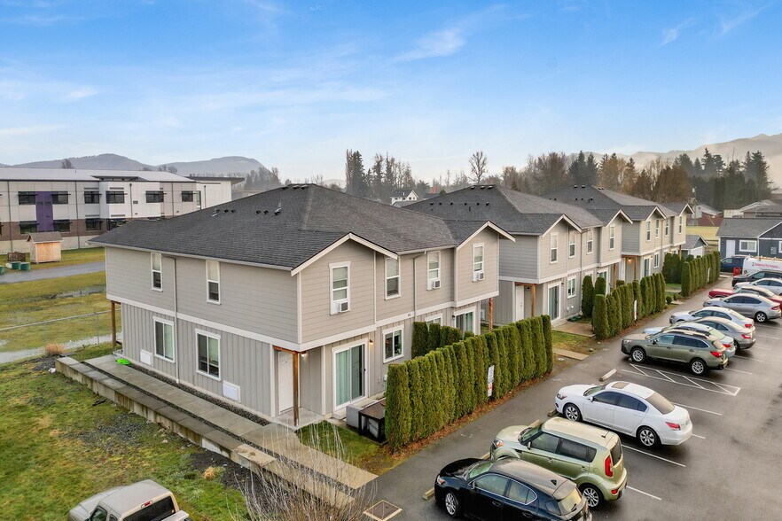 More Photos Of 412 Front St, Sumas Apartments For Sale