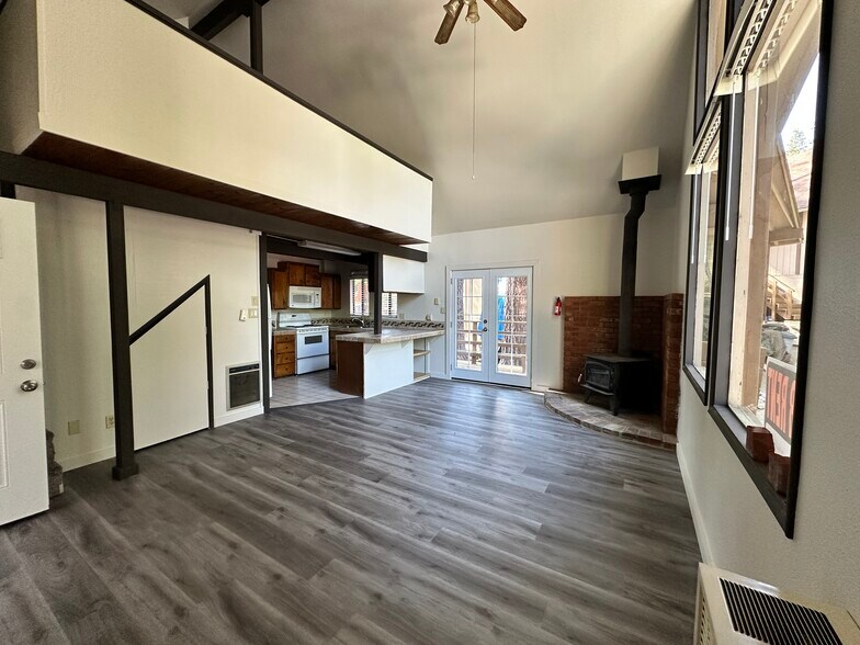 More Photos Of 26305 Delano Dr, Idyllwild-Pine Cove Apartments For Sale