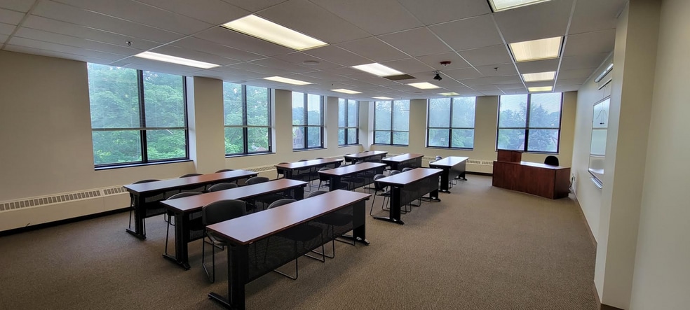 More Photos Of 1030 E Jefferson Blvd, South Bend Medical For Sale