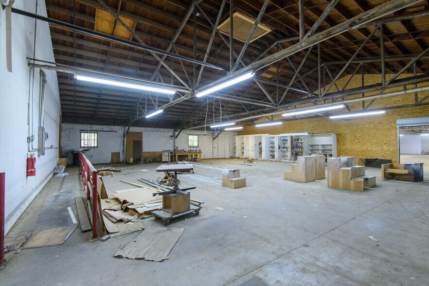 More Photos Of 440 Frankston St, Jacksonville Warehouse For Sale