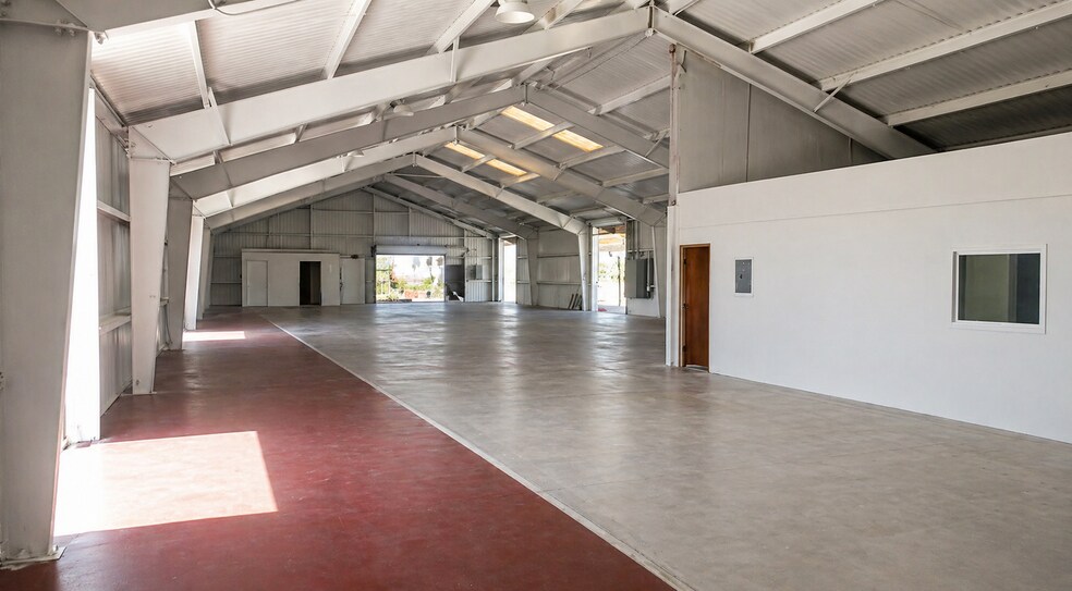 More Photos Of 2814 South St, Fort Myers Warehouse For Lease