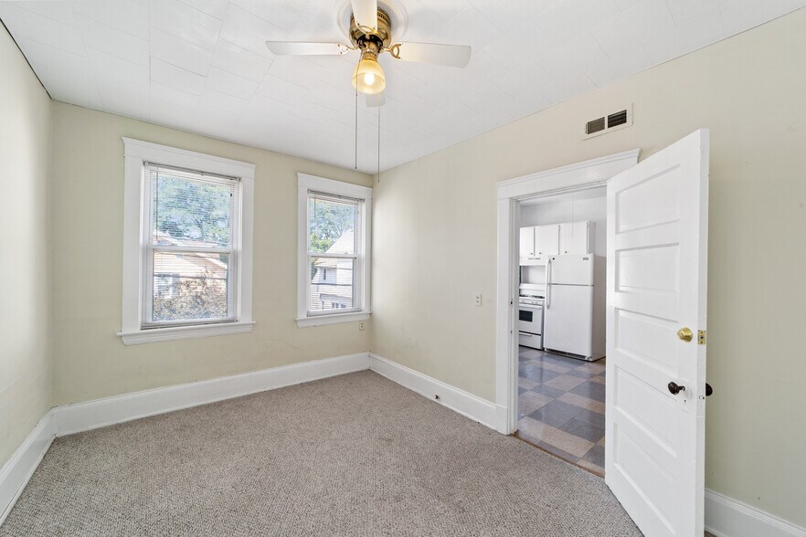 More Photos Of 1947-1949 Coltman Rd, Cleveland Apartments For Sale