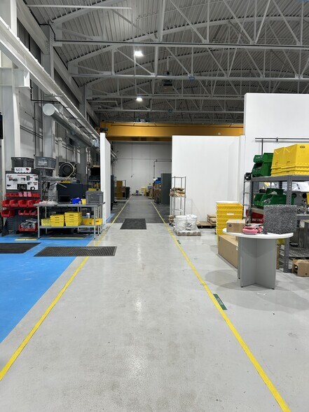 More Photos Of 265 Spring Lake Dr, Itasca Showroom For Lease