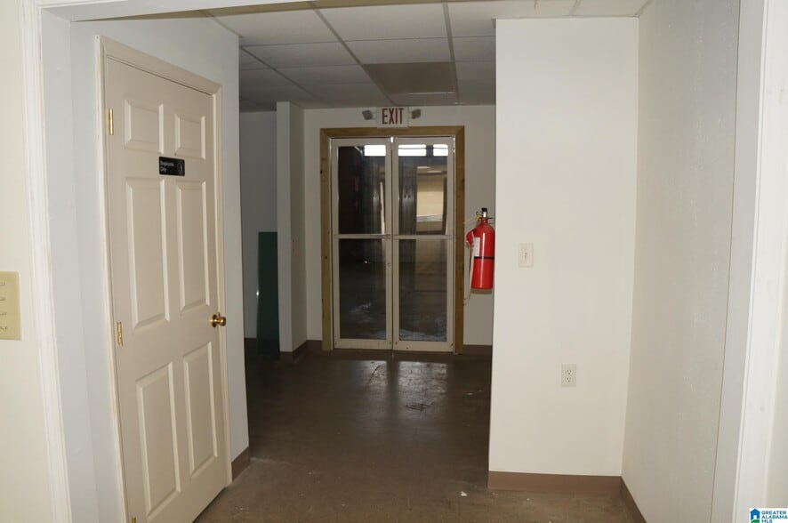 More Photos Of 103-107 N Norton Ave, Sylacauga Storefront For Sale