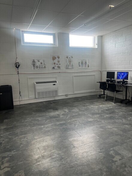 More Photos Of 1759 20th St, Detroit Office For Sale