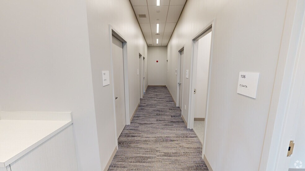 More Photos Of 55 Paradise Ln, Bay Shore Warehouse For Lease