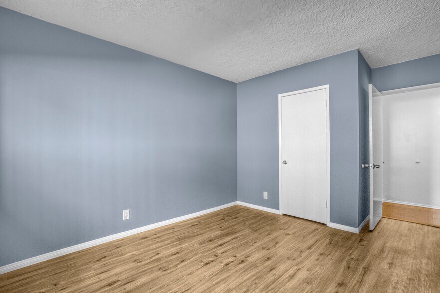 More Photos Of 12256 Riverside Dr, Valley Village Apartments For Sale