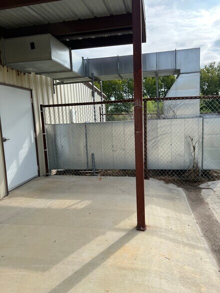 More Photos Of 4017 Interstate 10, Seguin Self Storage For Sale