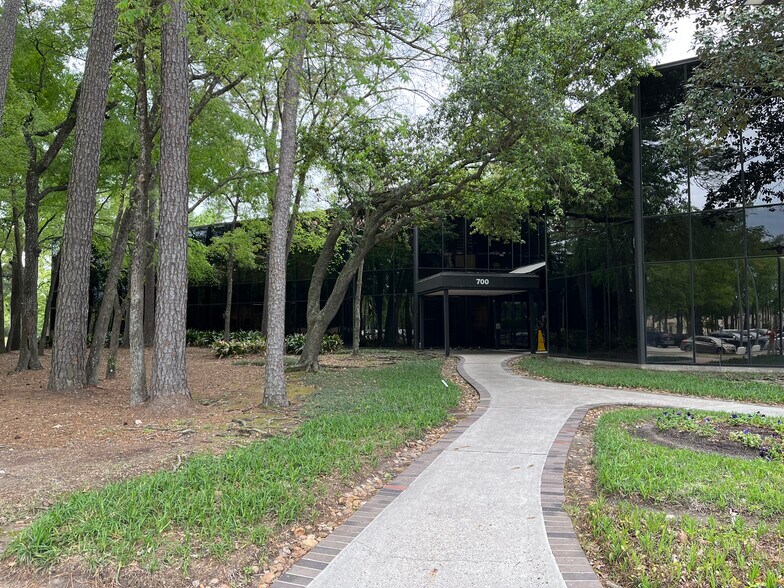 More Photos Of 700 Rockmead Dr, Kingwood Office For Lease