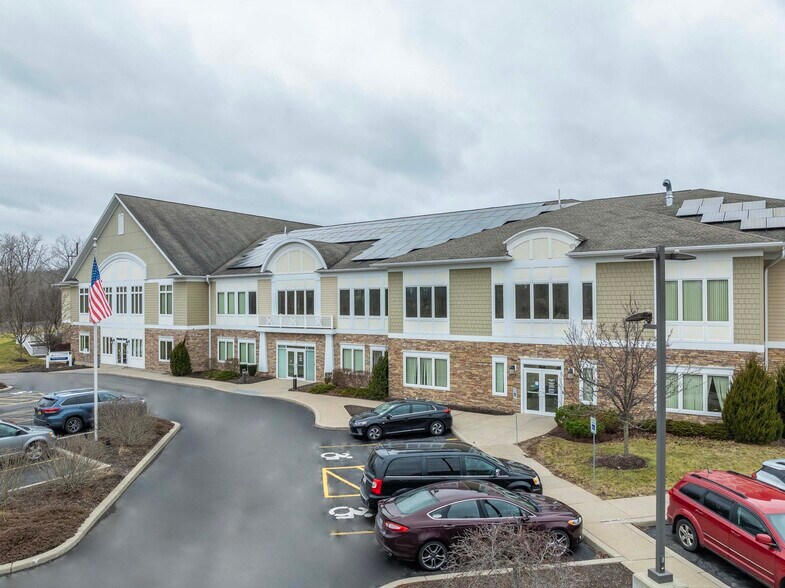 More Photos Of 229 Parrish St, Canandaigua Medical For Lease