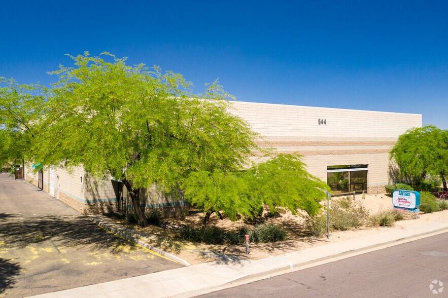 More Photos Of 544 W Iron Ave, Mesa Manufacturing For Lease