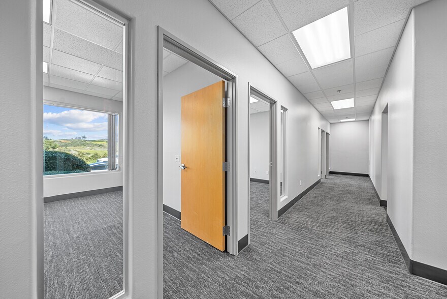 More Photos Of 5601 Palmer Way, Carlsbad Research And Development For Lease