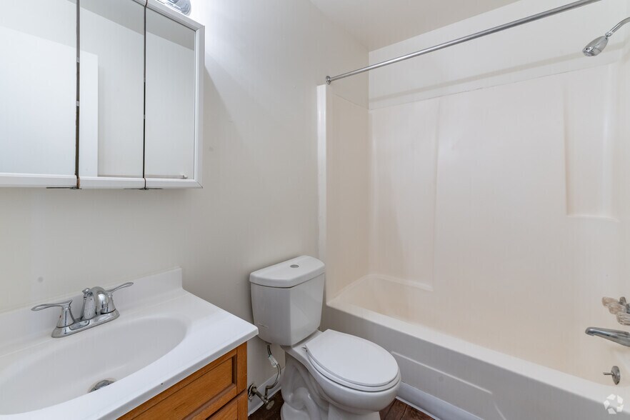 550 E Cass St, Schoolcraft, MI 49087 Apartments For Sale