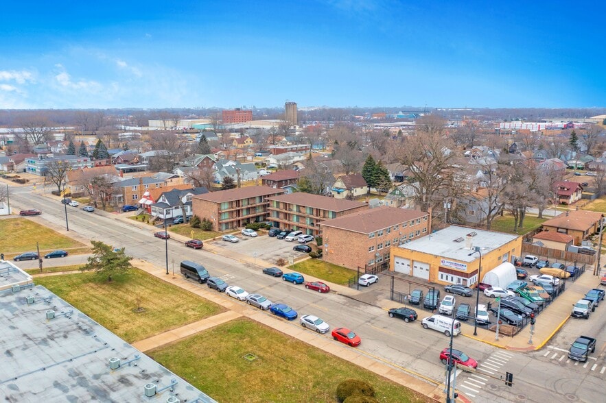 More Photos Of 551-561 Wentworth Ave, Calumet City Apartments For Sale