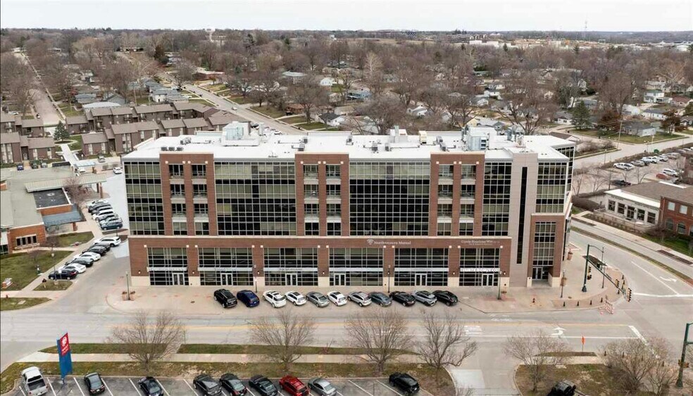 More Photos Of 1301-1303 5th St, Coralville Office For Lease