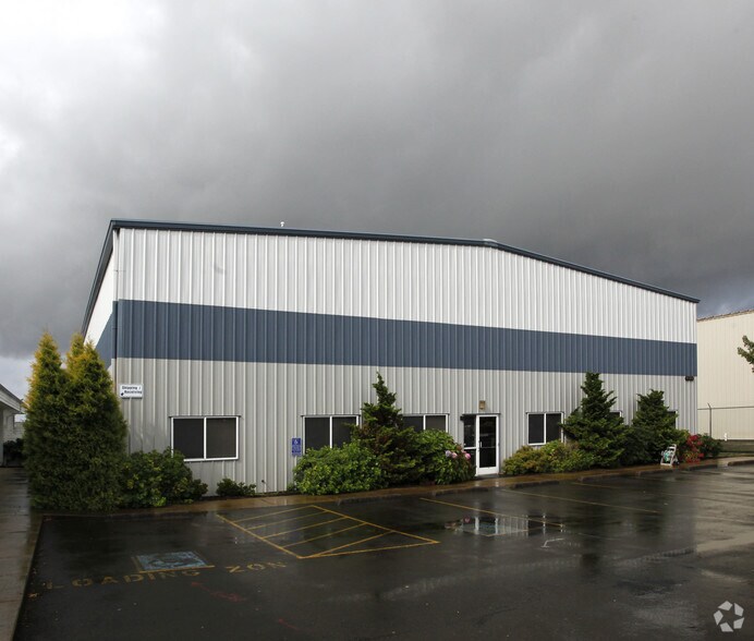 More Photos Of 90451 Boeing Dr, Eugene Airplane Hangar For Sale