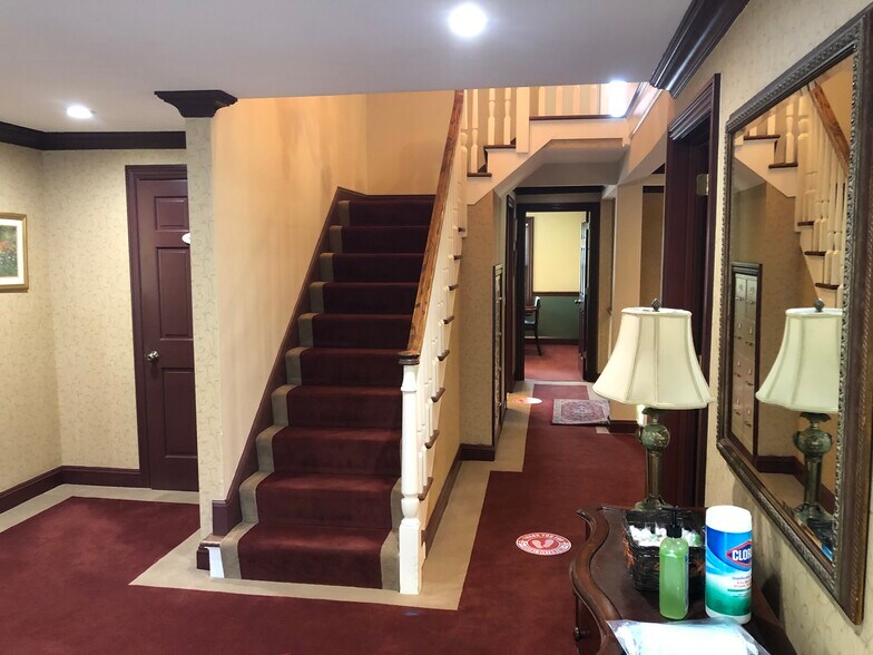 More Photos Of 500 Main St, Armonk Office For Sale