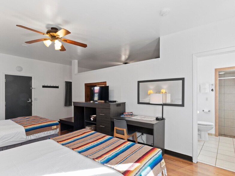 More Photos Of 475 W Main St, Escalante Hotel For Sale