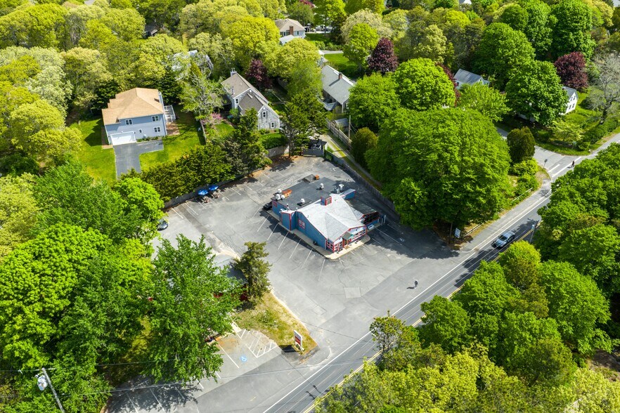 More Photos Of 618 Craigville Beach Rd, Centerville General Retail For Sale
