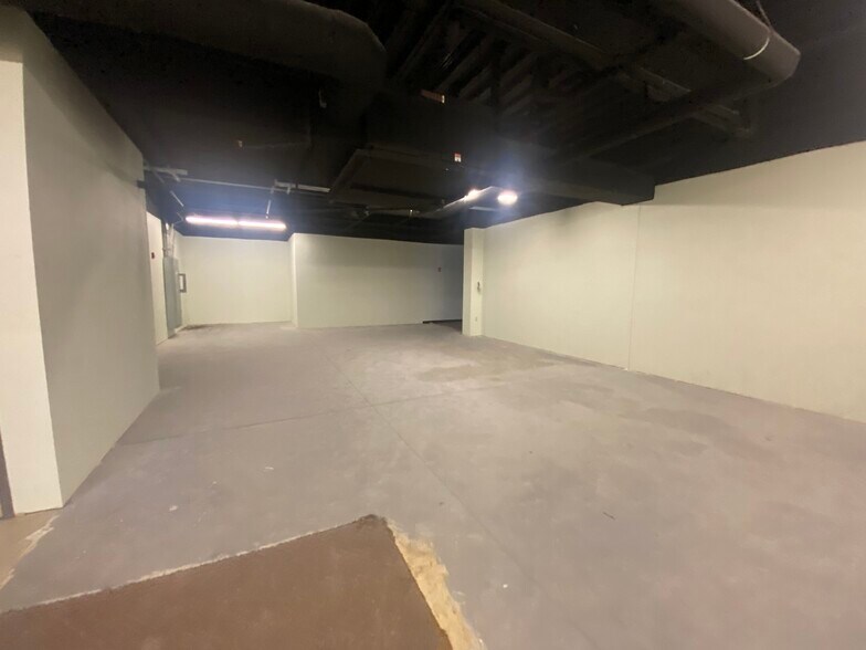 More Photos Of 150 Rowan St, Fayetteville Office For Sale