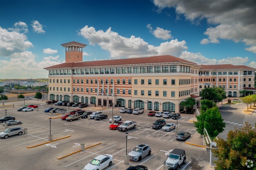 More Photos Of 17806 W Interstate 10, San Antonio Unknown For Lease