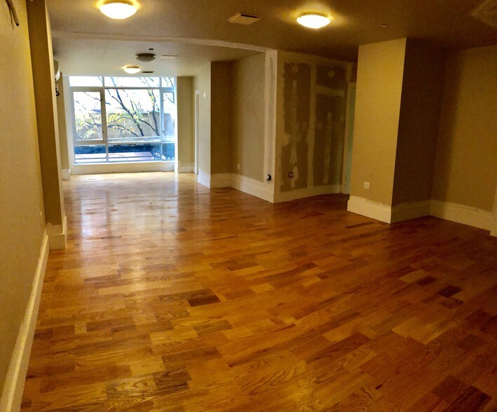 More Photos Of 200 Franklin St, Brooklyn Apartments For Lease