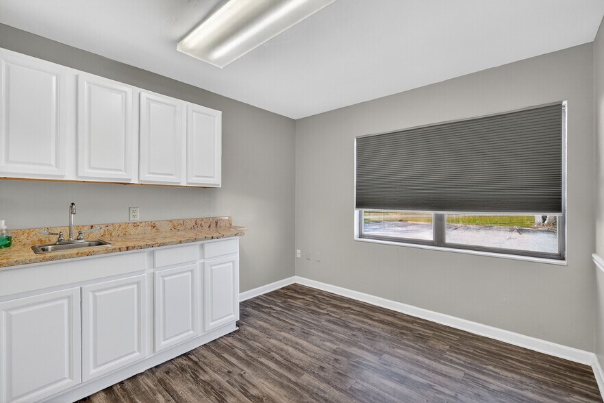 More Photos Of 8404 Us Highway 441, Leesburg Freestanding For Lease