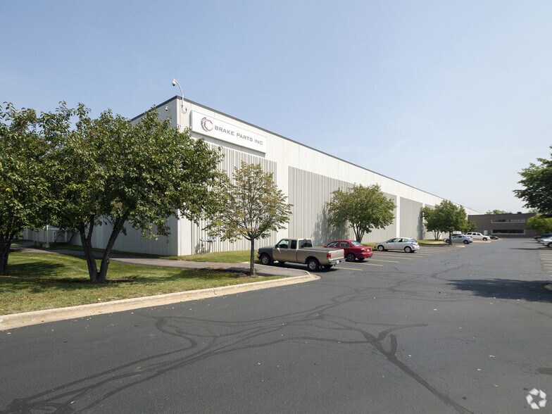 More Photos Of 1100 Corporate Dr, McHenry Unknown For Lease