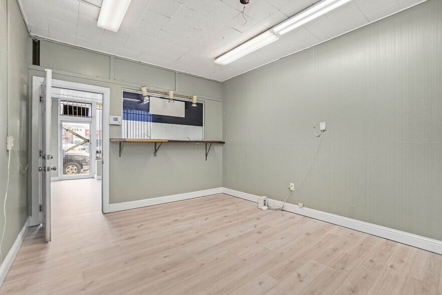 More Photos Of 649 23rd St, Richmond General Retail For Sale