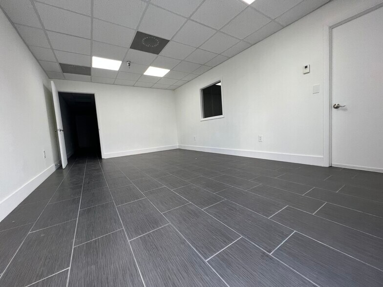 More Photos Of 8705-8795 NW 100th St, Miami Warehouse For Lease