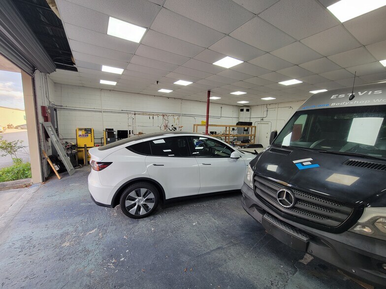 More Photos Of 753 N US Highway 17 92, Longwood Warehouse For Lease