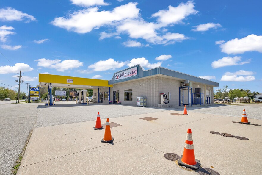 More Photos Of 1727 Division Rd N, Kingsville Restaurant For Sale