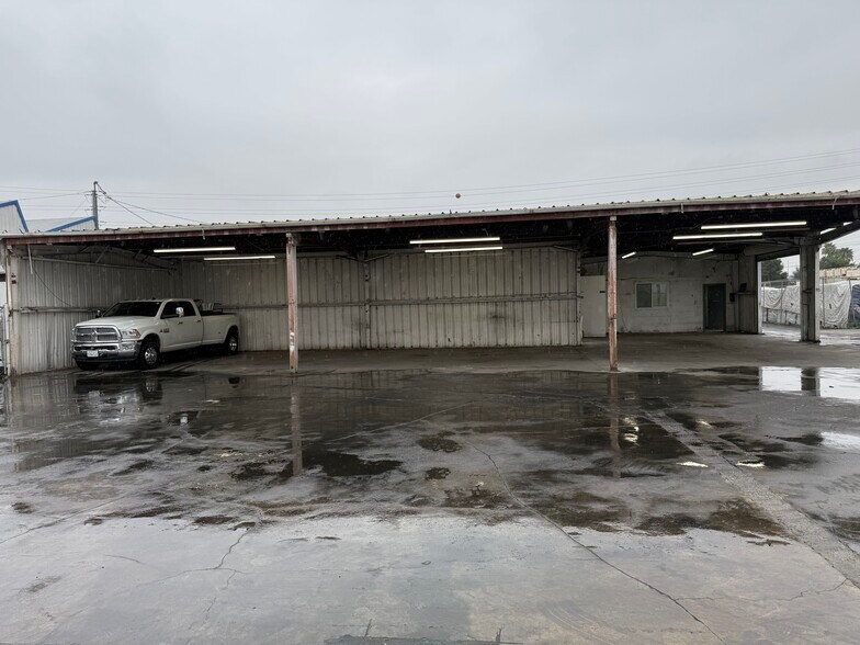 More Photos Of 5925 Payton Ave, Riverside Warehouse For Lease