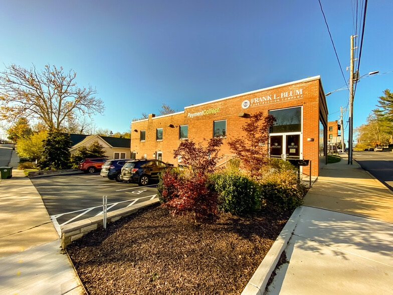 More Photos Of 70 Charlotte St, Asheville Freestanding For Lease