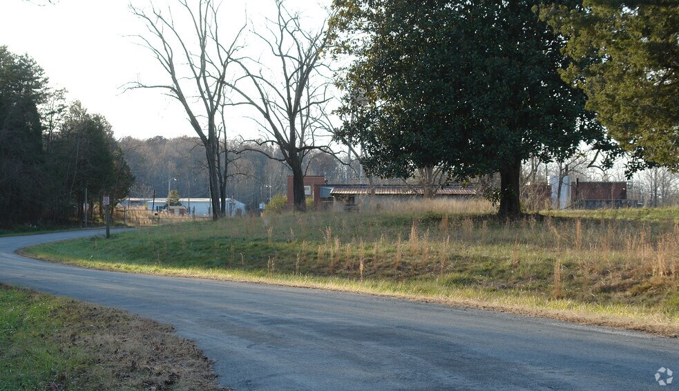 More Photos Of 2729 Ossipee Front St, Elon Truck Terminal For Sale