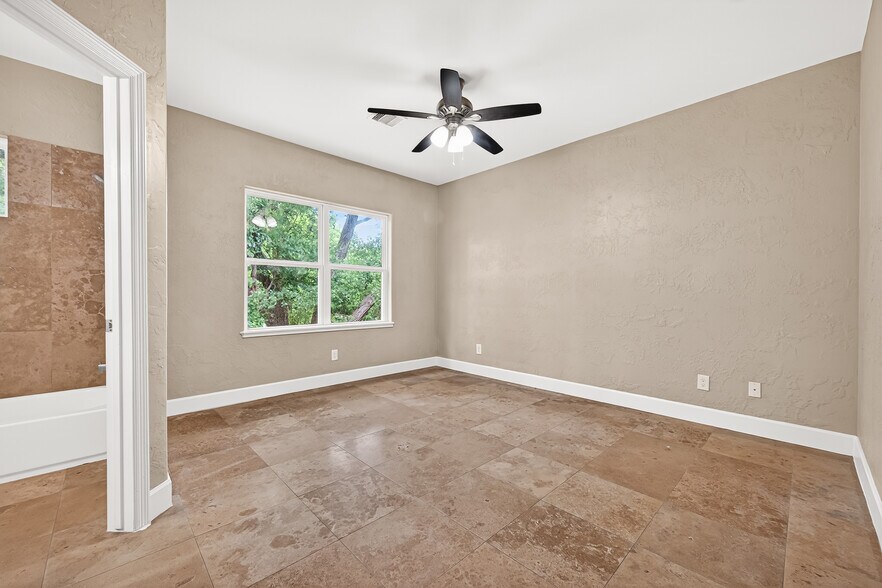 More Photos Of 14134 Packard St, Houston Specialty For Sale