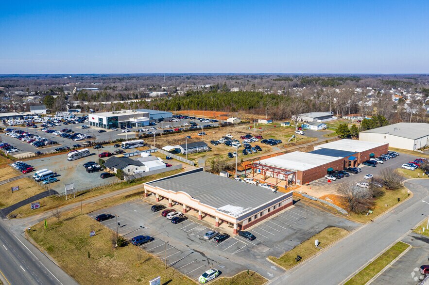 More Photos Of 4630 W Hwy 74, Monroe Storefront Retail Office For Lease