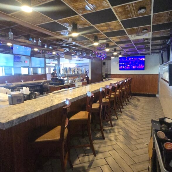 Primary Photo Of 2045 Brice Rd, Reynoldsburg Restaurant For Lease