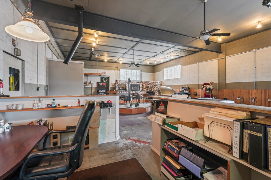 More Photos Of 111 Nott Ter, Schenectady Auto Repair For Sale