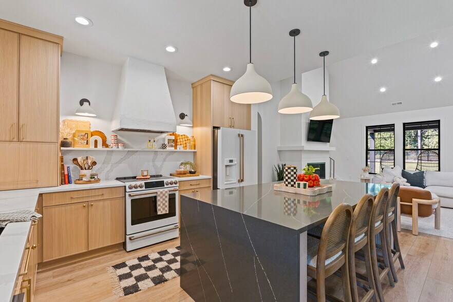 More Photos Of 154 Devereese Rd, Chehalis Flex For Sale