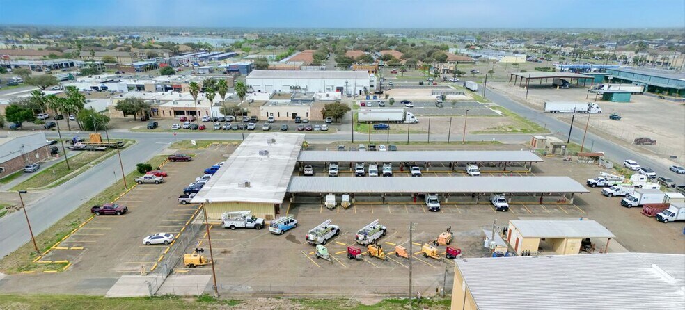 More Photos Of 2120 Redbud Ave, McAllen Service For Sale