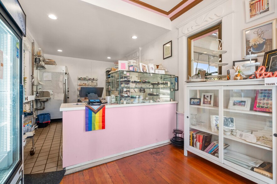 More Photos Of 745 5th St, Oakland General Retail For Sale